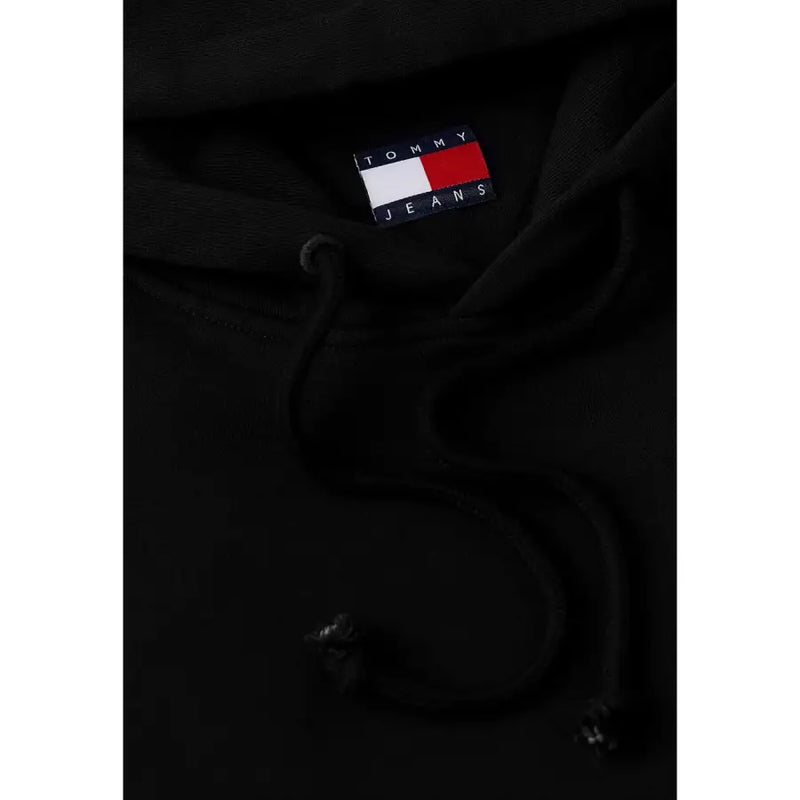 Schwarzer Tommy Hilfiger Jeans Herren-Hoodie aus Bio-Baumwolle mit klassischem rot-weiß-blauem Flaggenlogo am Halsausschnitt