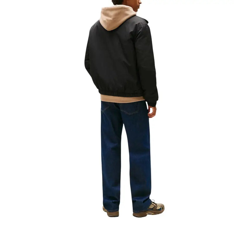 Tommy Hilfiger Schwarze Herren-Jeans, Polyester-Blazer mit Reißverschluss und beigefarbener, fleecegefütterter Kapuze im Bomberjacken-Stil