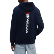 Rückansicht eines marineblauen Tommy Hilfiger Jeans-Herren-Sweatshirts mit weißem Logo und rot-grauen Streifen aus Bio-Baumwolle
