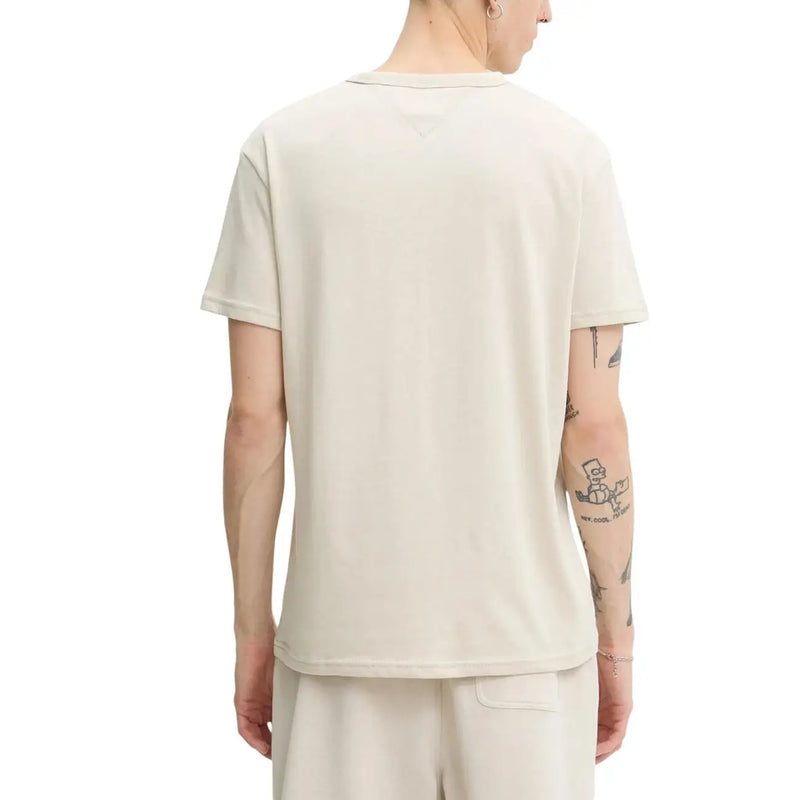 Tommy Hilfiger Jeans men t-shirt cream-colored short-sleeved cotton with crew neck and subtle side seam detailing