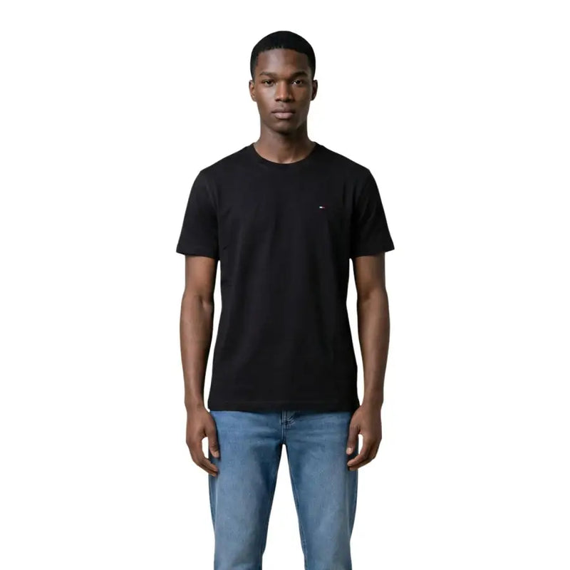 Schwarz Tommy Hilfiger Jeans Herren Kurzarm-Rundhalsausschnitt t-shirt mit kleinem Logo auf der linken Brust für Freizeitkleidung