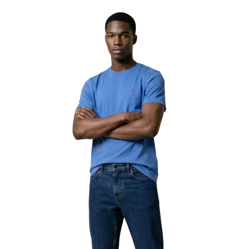 Blauer Tommy Hilfiger t-shirt mit kleinem Logo auf der linken Brust, aus Bio-Baumwolle, für Herren aus der Tommy Hilfiger Jeans-Kollektion