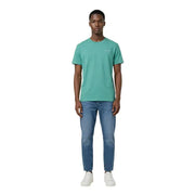 Tommy Hilfiger Jeans Männer t-shirt Aus petrolfarbener Baumwolle, mit kurzen Ärmeln und einem dezenten, gestickten Logo auf der linken Brust.
