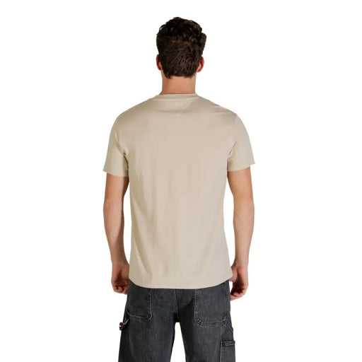 Beigefarbenes, kurzärmeliges Baumwollshirt mit Rundhalsausschnitt t-shirt für Männer von Tommy Hilfiger Jeans perfekt für Freizeitkleidung