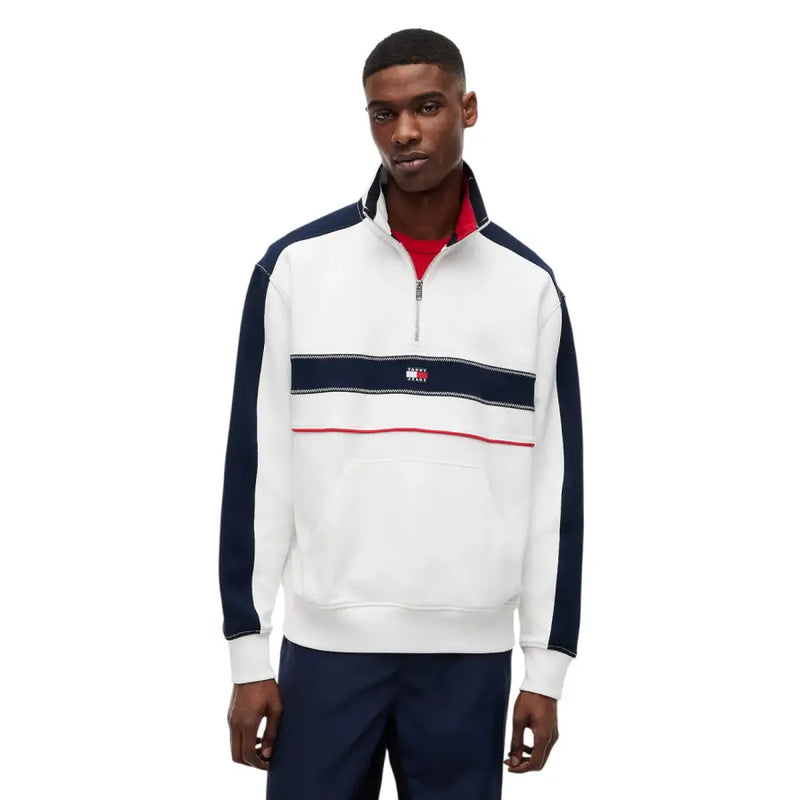 Tommy Hilfiger Jeans Herren-Sweatshirt aus Bio-Baumwolle mit weißen Streifen, marineblauen Ärmeln und rotem Zierstreifen auf der Brust