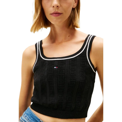 Tommy Hilfiger schwarze, gestrickte Jeans für Damen, kurzes Oberteil top mit weißem Besatz und strukturiertem geometrischem Muster aus Bio-Baumwolle