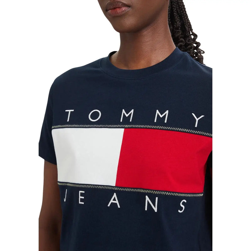 Marineblau Tommy Hilfiger Jeans Damen-T-Shirt aus Bio-Baumwolle mit auffälligem weiß-rotem Flaggenlogo und Ziernähten