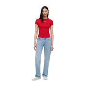 Tommy Hilfiger Jeans Rotes, tailliertes Kurzarm-T-Shirt aus Bio-Baumwolle für Damen mit dezentem, gesticktem Logo auf der Brust