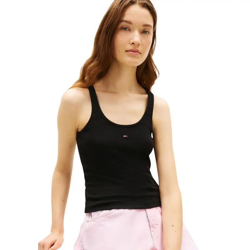 Schwarzes Baumwoll-Tanktop von Tommy Hilfiger top mit Rundhalsausschnitt und kleinem Logo auf der Brust für die Damenjeanskollektion