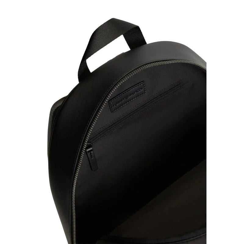 Tommy Hilfiger TH Foundation Lederrucksack für Herren aus schwarzem Nylon mit dezenten Ziernähten, Vorderansicht