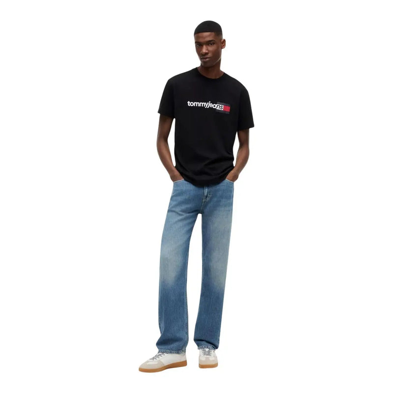Tommy Hilfiger Schwarzes Herren-T-Shirt aus Baumwolle mit Rundhalsausschnitt und weiß-rotem Logo auf der Brust