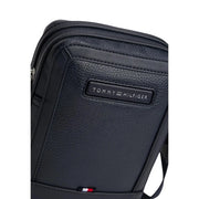 Tommy Hilfiger Blue Central Mini Reporter Bag für Herren aus schwarzem Leder mit strukturierter Oberfläche und Ziernähten