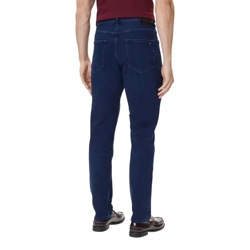 Tommy Hilfiger Herren-Jeans aus blauer Bio-Baumwolle in schmaler Passform mit klassischen Gesäßtaschen und dunkelblauer Farbe