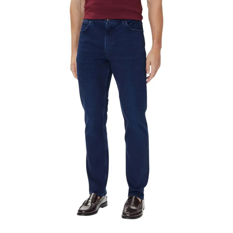 Tommy Hilfiger Herrenjeans aus blauer Bio-Baumwolle mit dunkelblauem Denim, klassischem geradem Bein und sichtbaren Ziernähten