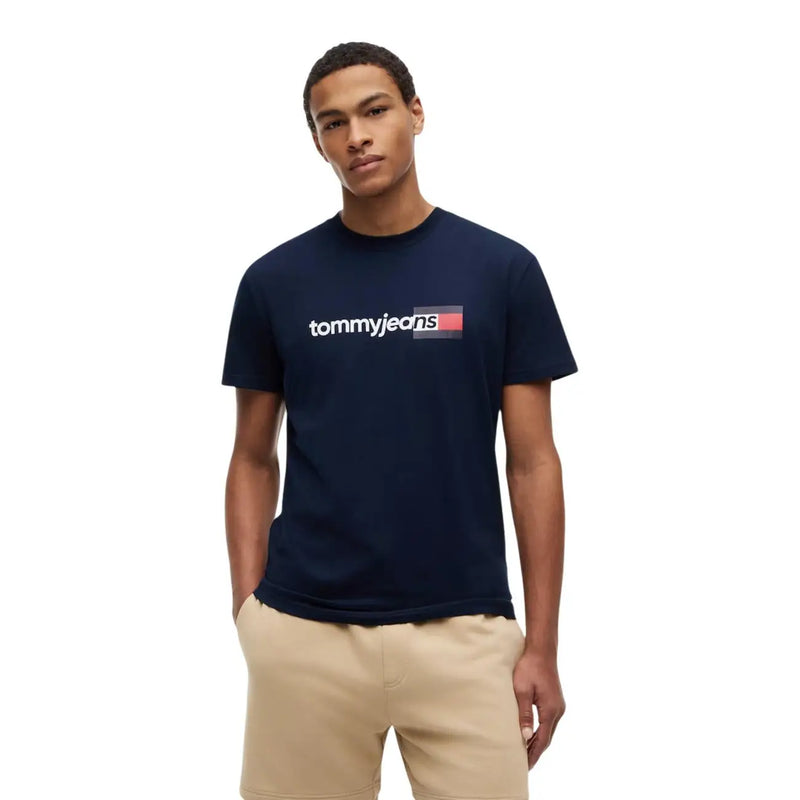 Marineblaues Tommy Hilfiger Herren-T-Shirt aus Bio-Baumwolle mit weißem und rotem Logo auf der Brust