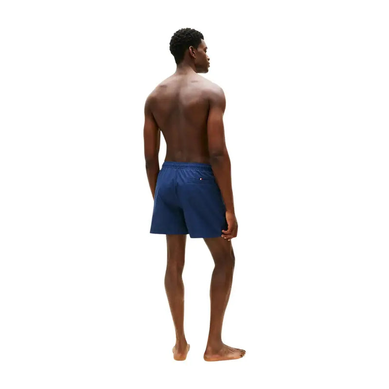 Marineblaue Badehose aus Polyester mit kleinem Logo am Bund und Kordelzug von Tommy Hilfiger für Herren, mittlere Größe