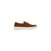 Braune Wildleder-Slipper mit weißer Gummisohle und orangefarbener Fersenlasche von Tommy Hilfiger, Herren-Mokassins aus kamelfarbenem Wildleder