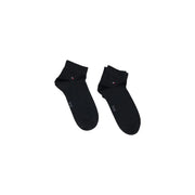 Schwarze Baumwoll-Knöchelsocken mit dezentem Logo an Bündchen und Ferse für Herren von Tommy Hilfiger
