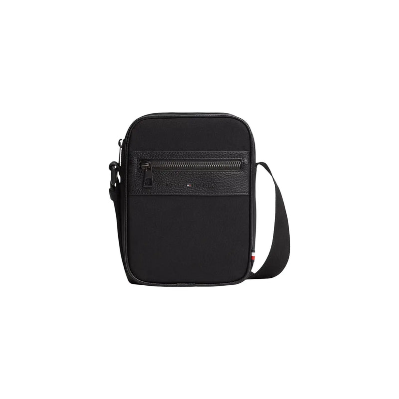 Schwarze Tommy Hilfiger Mini-Reportertasche für Herren aus Kunstleder mit strukturierter Vorderseite und Reißverschlussdetail, Größe B 15 cm