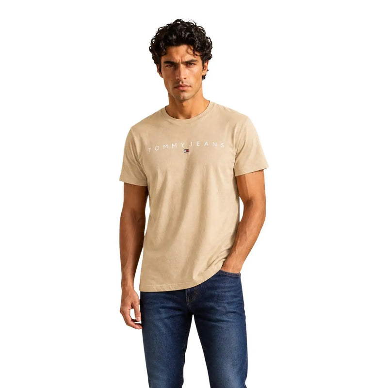 Beige Tommy Hilfiger Herren t-shirt mit dezentem weißen Logo und Flaggenemblem, aus Bio-Baumwolle, normale Passform