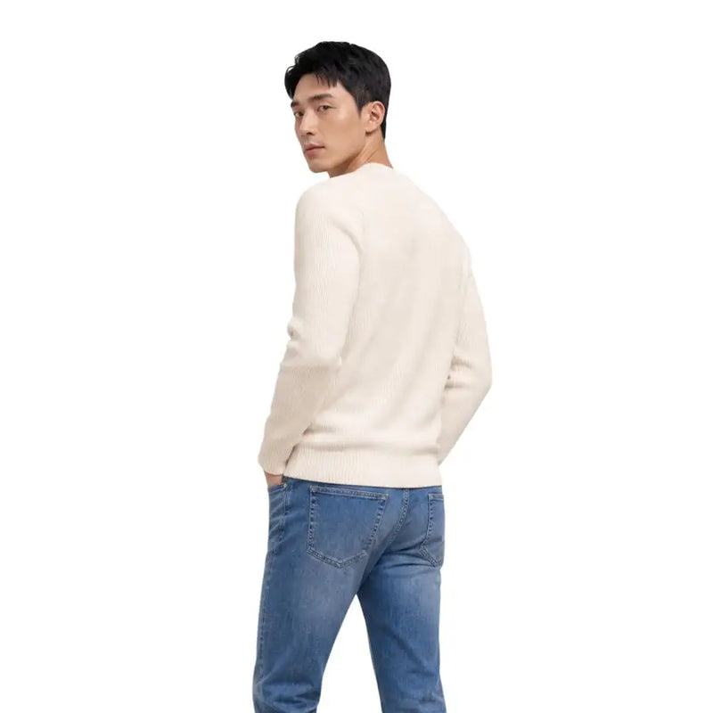 Cremefarbener, gerippter Strickpullover aus Bio-Baumwolle mit Rundhalsausschnitt von Tommy Hilfiger Herrenstrickwaren