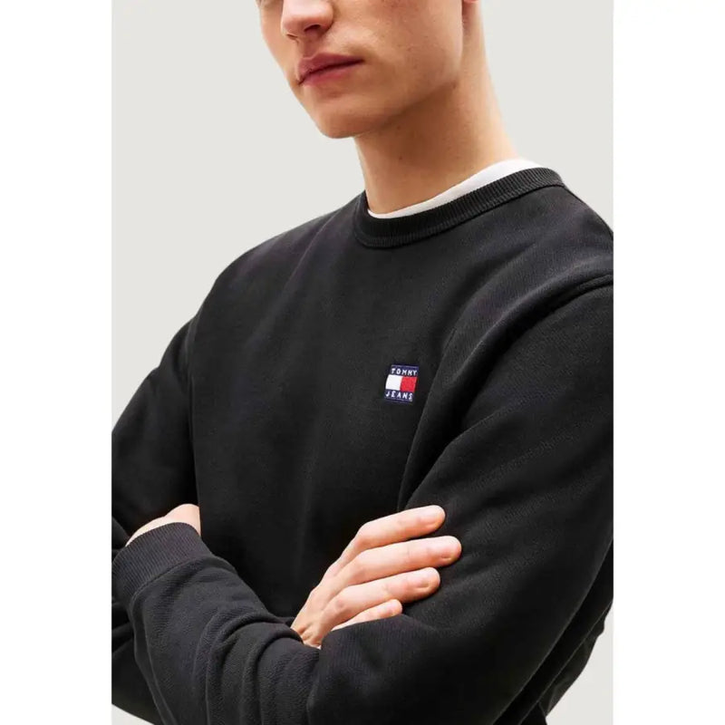 Black Tommy Hilfiger men’s organic cotton crew-neck sweatshirt with small flag logo