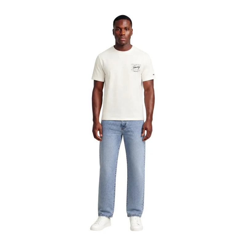 Tommy Hilfiger Weißes Herren-T-Shirt aus Bio-Baumwolle mit kleinem, gesticktem, cremefarbenem Levi's-Logo auf der Brust