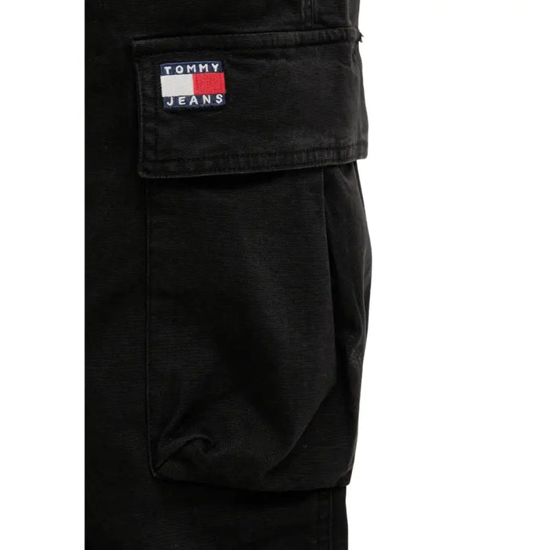 Tommy Hilfiger Otis Herren-Canvas-Jeans aus schwarzem Baumwoll-Lycra mit schwarzer Denim-Cargohose und Tommy-Jeans-Logoaufnäher