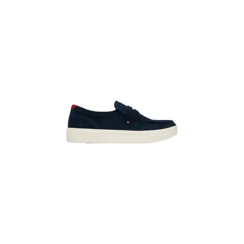 Marineblaue Wildlederslipper mit weißer Gummisohle und roter Fersenlasche von Tommy Hilfiger Herren Frühjahr/Sommer Kollektion