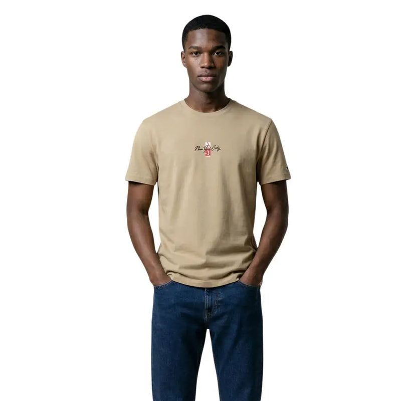 Beige Kurzarm Tommy Hilfiger Herren-T-Shirt aus Bio-Baumwolle mit kleinem, gesticktem Logo auf der Brust