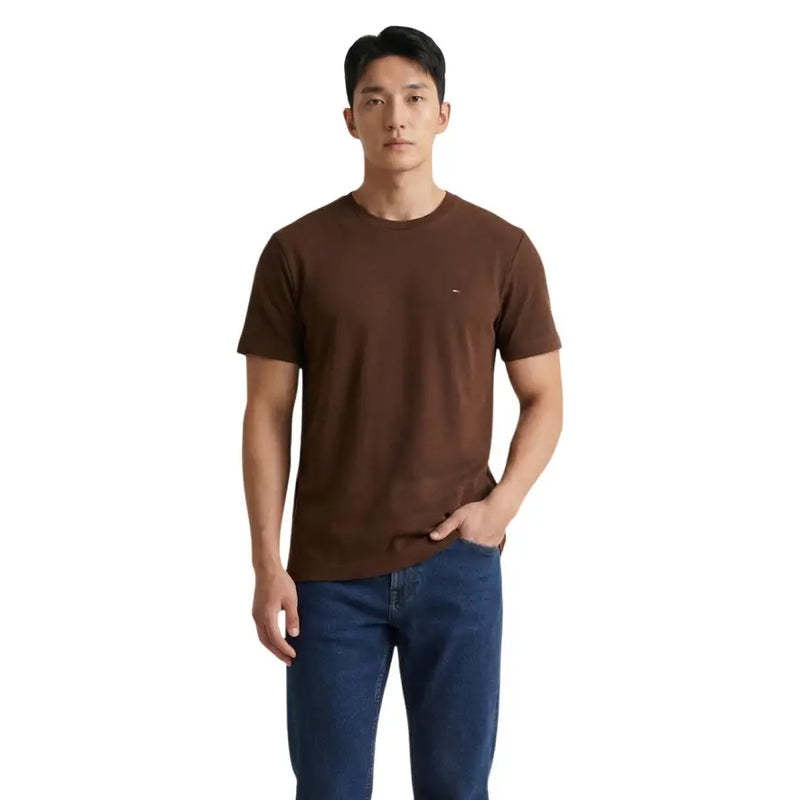 Tommy Hilfiger Herren-T-Shirt, braun, Rundhalsausschnitt, Bio-Baumwolle, mit kleinem Logo auf der linken Brust, normale Passform