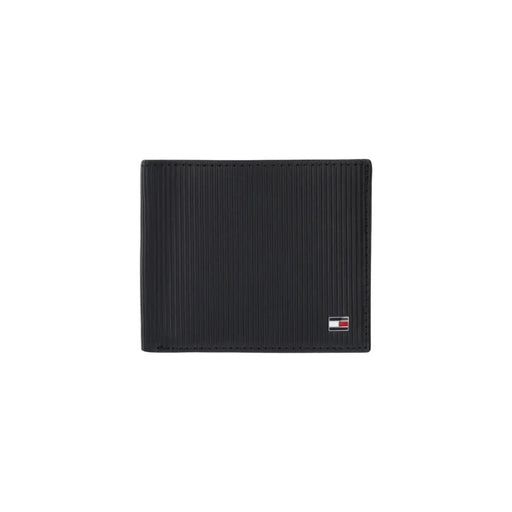 Tommy Hilfiger men wallet in black textured leather with small Tommy Hilfiger flag logo on lower right corner
