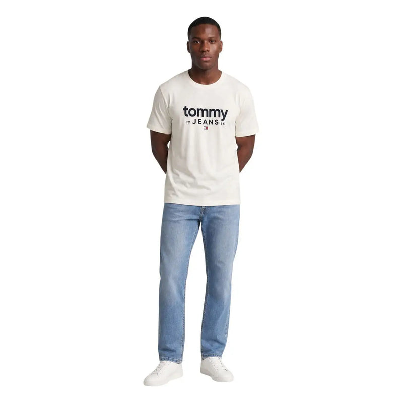 cremefarben Tommy Hilfiger Weißes Herren-T-Shirt aus Bio-Baumwolle mit schwarzem Logo und rot-weiß-blauem Flaggenemblem