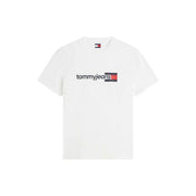 Tommy Hilfiger Weißes Herren-T-Shirt aus Bio-Baumwolle mit schwarzem TommyJeans-Logo und rot-weiß-blauem Flaggenemblem auf der Brust