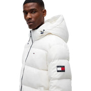 Tommy Hilfiger Weiße Daunenjacke für Damen mit Steppmuster und Logo-Patch am Ärmel, Vorderansicht