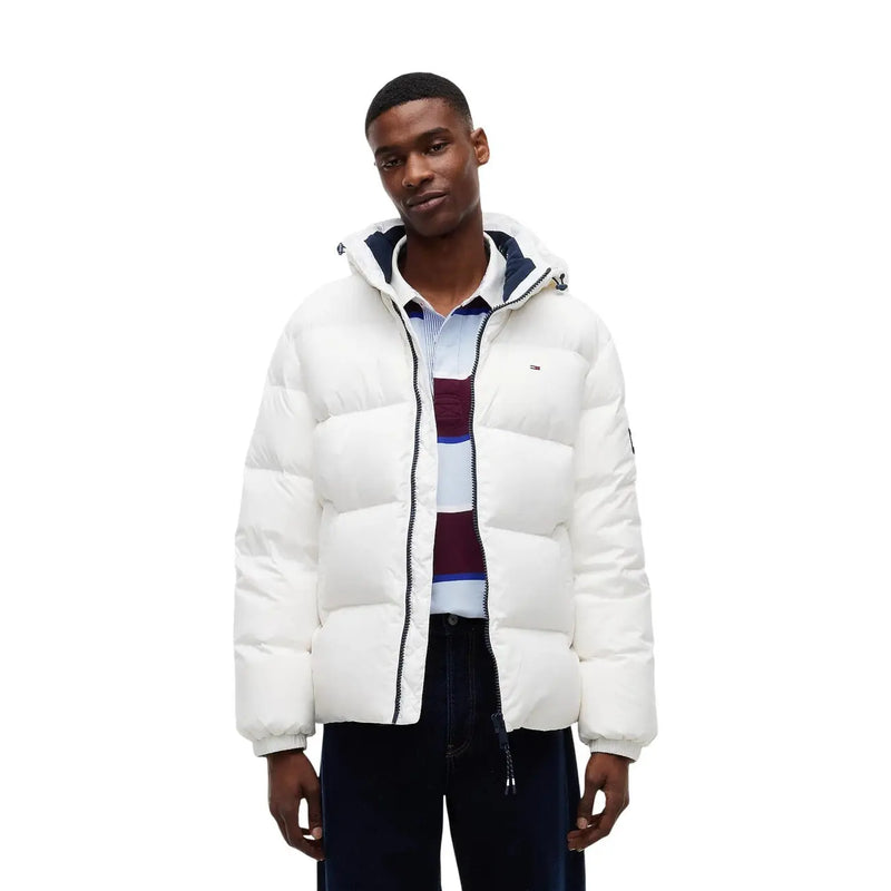 Tommy Hilfiger Weiße Steppjacke für Herren mit Steppmuster und schwarzen Reißverschlussdetails, Vorderansicht