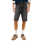 Tommy Hilfiger Herrenshorts aus dunkelgrauem Denim mit fünf Taschen und weißen Ziernähten am Saum, Vorderansicht