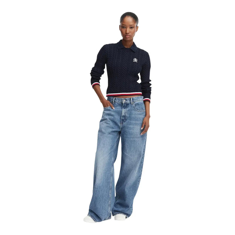 Marineblauer Zopfstrick-Polopullover mit rot-weiß gestreiften Bündchen und Saum aus Bio-Baumwolle von Tommy Hilfiger