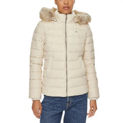 Cremefarbene, gesteppte Polyester-Daunenjacke mit flauschiger, beigefarbener, fellgefütterter Kapuze und kleinem Tommy Hilfiger Logo auf der Brust