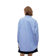 Tommy Hilfiger Damen-Langarmhemd aus Bio-Baumwolle mit Streifenmuster in Blau und Weiß, langen Ärmeln und Knöpfen.