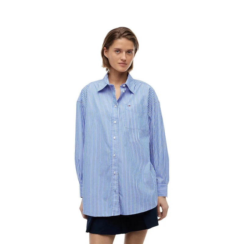 Tommy Hilfiger Langes, gestreiftes Damen-Hemd aus Bio-Baumwolle in Blau mit weißen Längsstreifen und gesticktem Logo