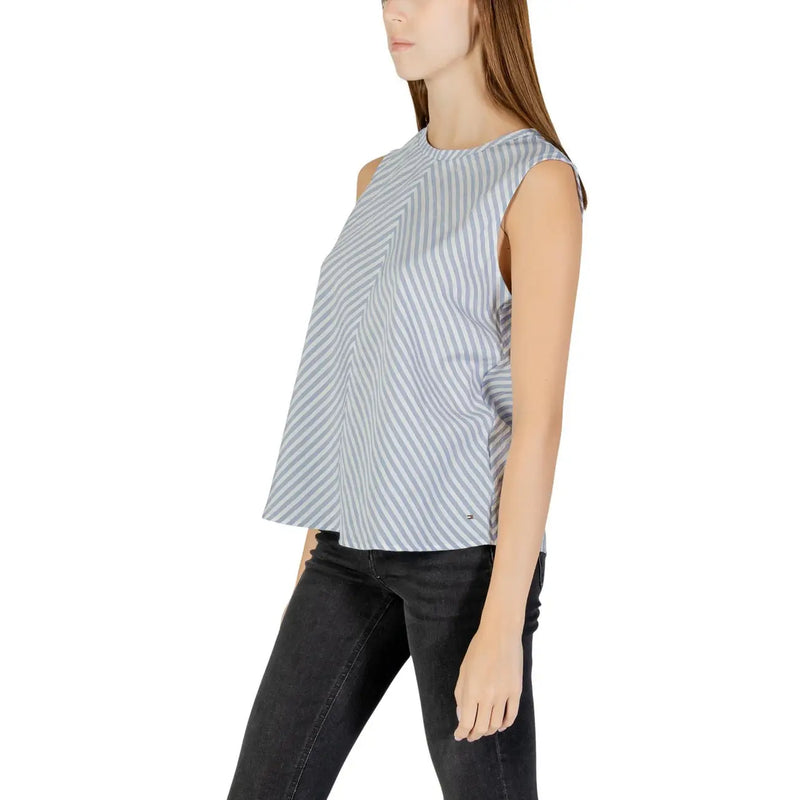 Tommy Hilfiger Frauenpanzer top aus hellblauem und weißem Baumwollstoff mit ärmellosem Design und diagonalen Streifen