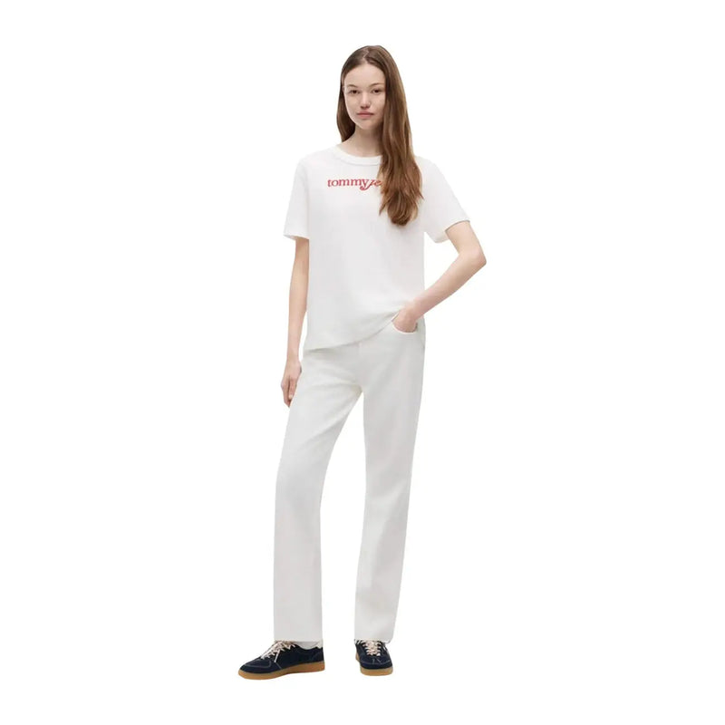 Tommy Hilfiger Weißes kurzes Damen-T-Shirt aus Bio-Baumwolle mit roter Logo-Stickerei auf der Vorderseite