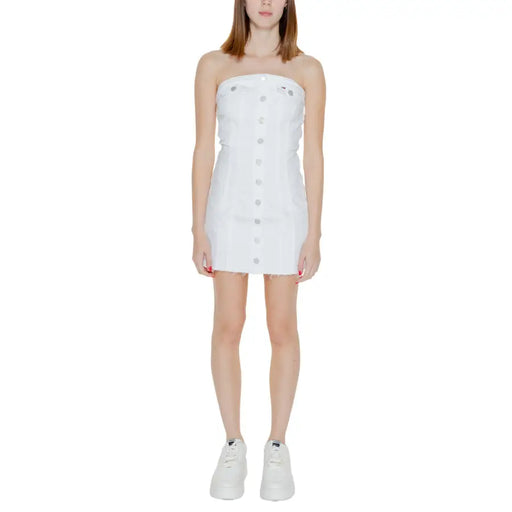 Tommy Hilfiger women’s white cotton strapless denim mini dress with button front and frayed hem