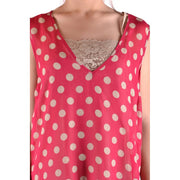 Ein leuchtend pinkfarbenes, ärmelloses Tanktop aus Polyester top von Simona Barbieri mit weißen Punkten und Spitzenbesatz am V-Ausschnitt