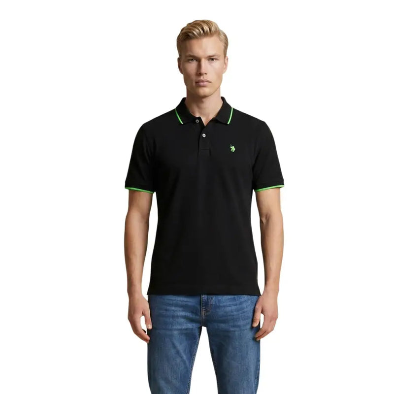 Schwarzes US Polo Assn. Herren-Poloshirt in klassischer Passform aus Baumwolle mit neongrünem Besatz und gesticktem Logo, Größe L