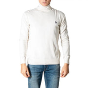 US Polo Assn. Herrenpullover in Weiß mit kleinem, schwarzem, gesticktem Logo auf der linken Brust, Vorderansicht