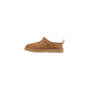 Hellbraune UGG-Herren-Slipper aus Wildleder mit weichem, weißem Lammfellfutter und Gummisohle für Frühling und Sommer