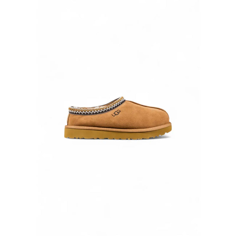 Ugg women’s beige leather slip-on moccasin with zigzag trim