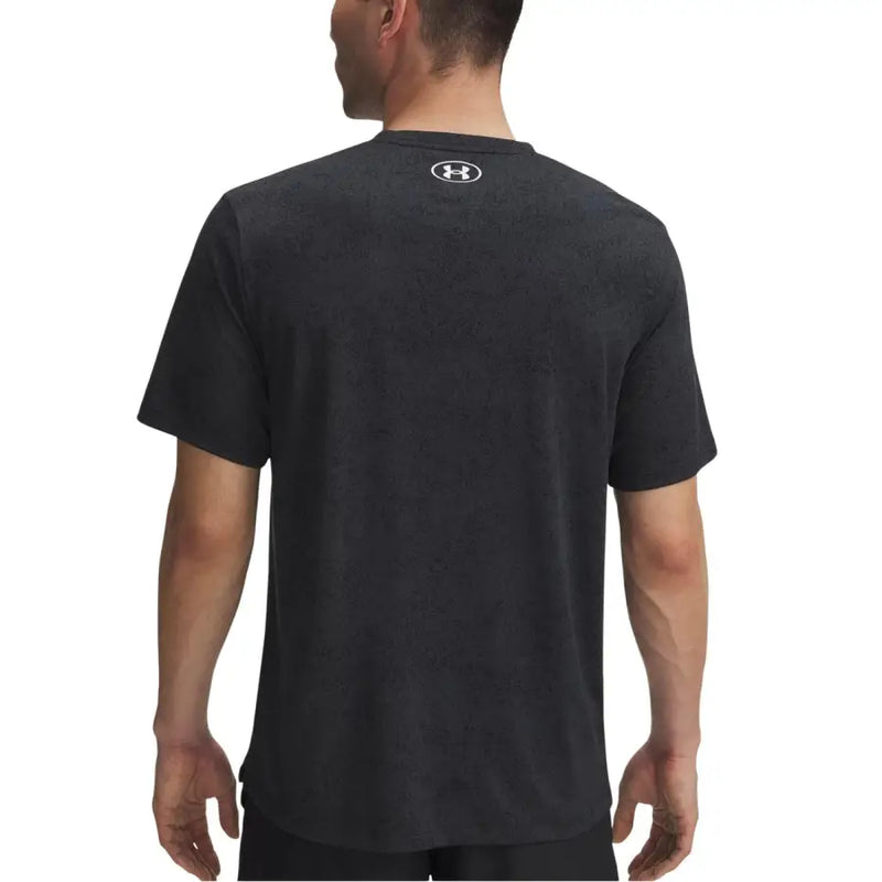 Under Armour Männer t-shirt in Schwarz mit dezenter melierter Textur und Logo mittig am Halsausschnitt